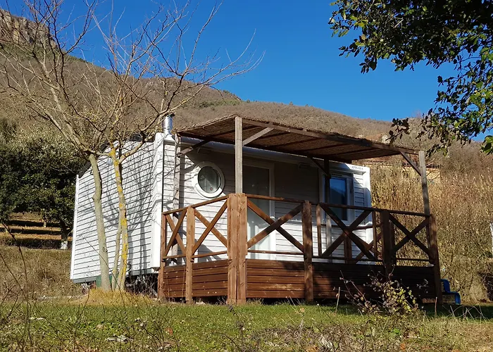 Otel Le Roc Qui Parle Nant