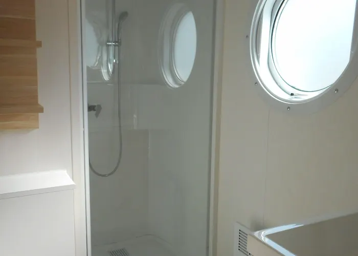 Otel Le Roc Qui Parle Nant